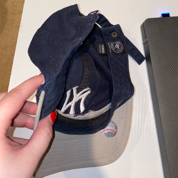 New York Yankees baseball hat - Picture 3 of 3